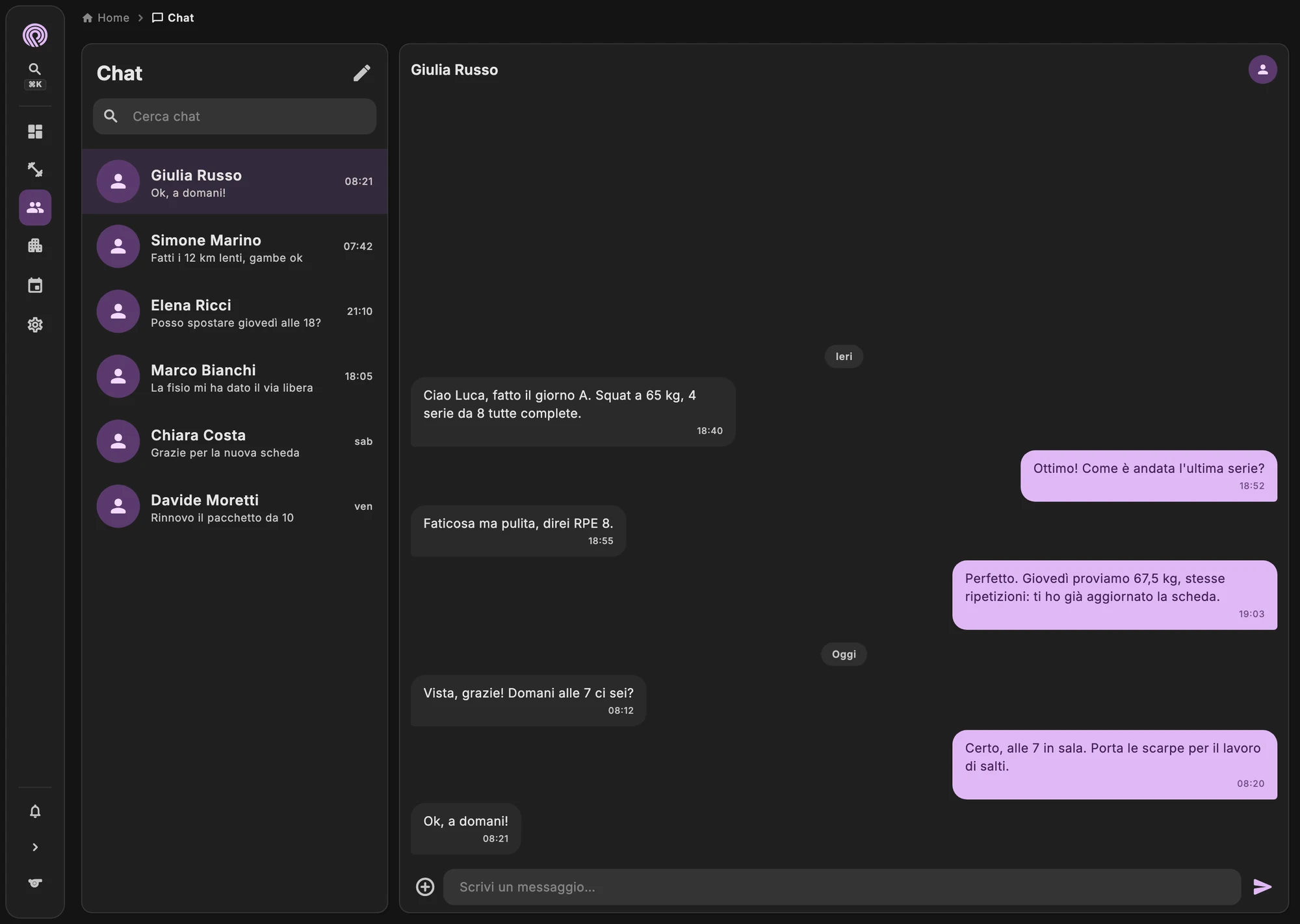Chat con un cliente con messaggi e foto