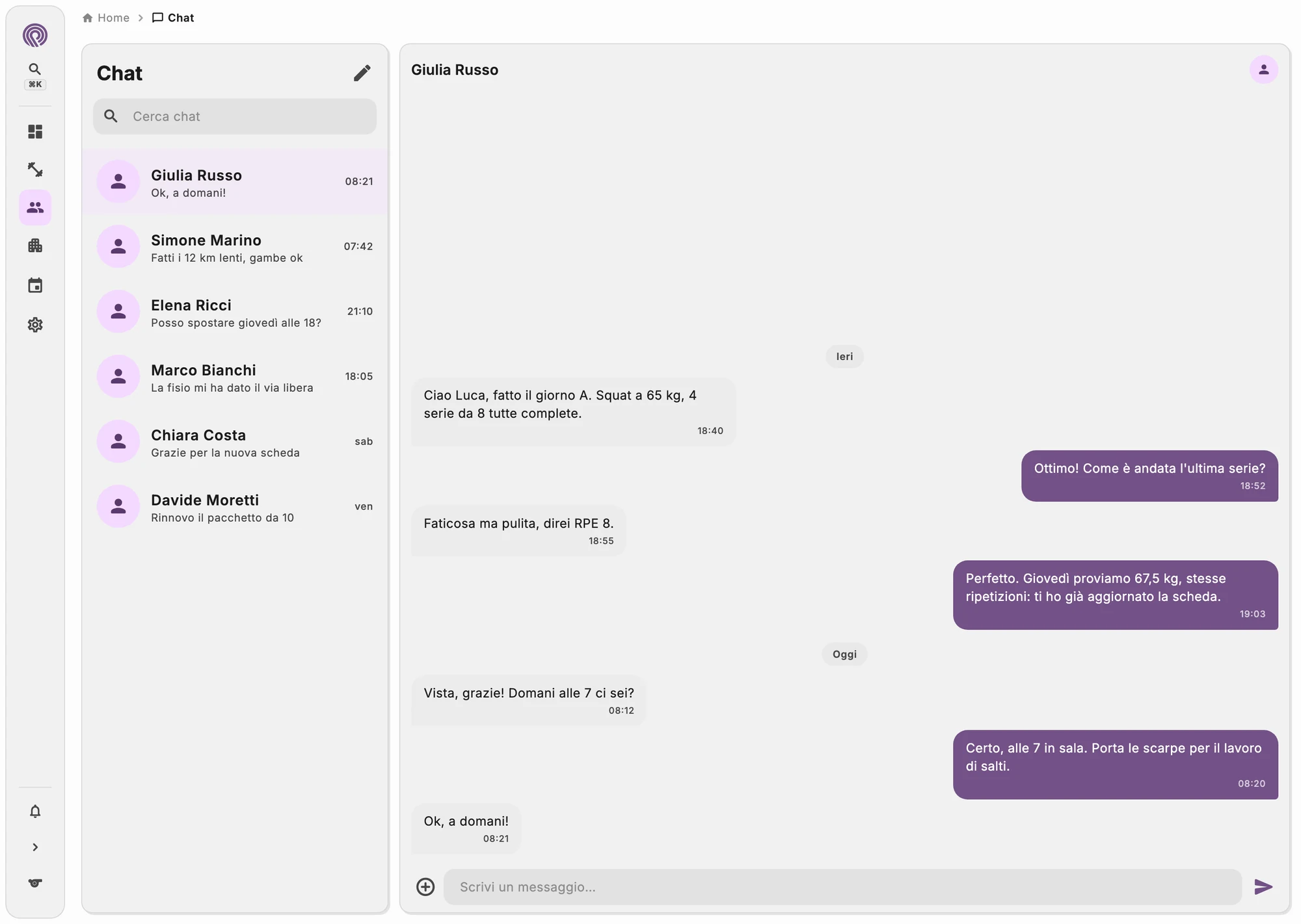 Chat con un cliente con messaggi e foto